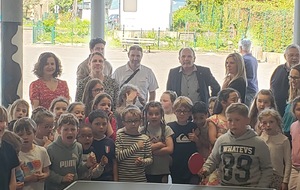 Une école une table 
